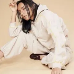 女王蜂 qb luxury sweat setup ベージュ　上下セット M 女王蜂 qb luxury sweat setup ベージュ 上下セット M - メルカリ