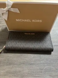 美品】マイケルコース MICHAELKORS 長財布 しば犬 - メルカリ