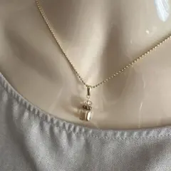 スワロフスキー　香水瓶モチーフネックレス　N-40