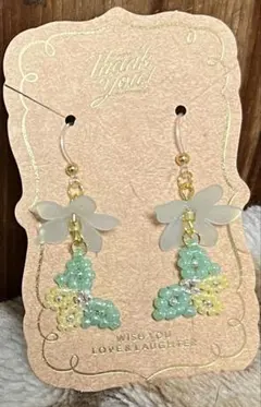 【No.8】ハンドメイドピアス　蝶々