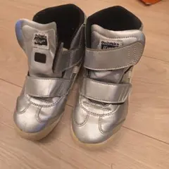 オニツカタイガー　キッズシューズ　19.5 シルバー