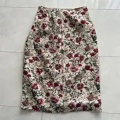 【大幅値下】日本製スカート　N. (エヌドット)花柄タイトスカートのサムネイル