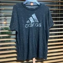 新品未使用　アディダスティシャツ150センチ