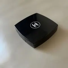 CHANEL シャネル　レキャトルオンブル　79