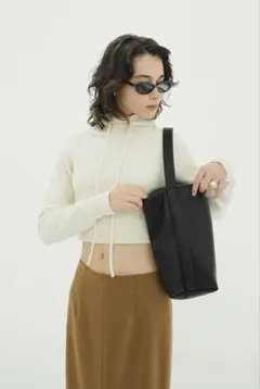 FAKE LEATHER MEDIUM TOTE BAG