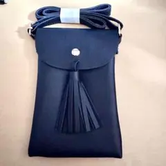 新品未使用　タッセル付き黒スマホショルダーバッグ