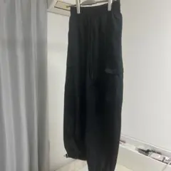 ブラックカーゴパンツ ドローストリング付き