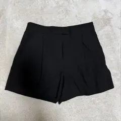 ZARA ブラック ショートパンツ