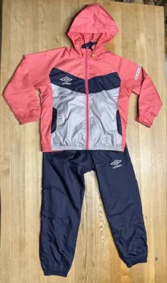 140サイズ　umbro ピステ・ウィンドブレーカー