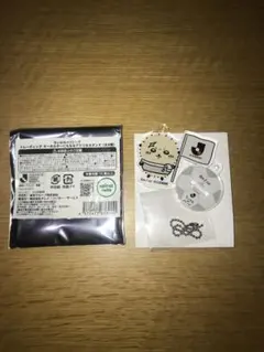 ちいかわラッコ　Jリーグ　キーホルダーにもなるアクリルスタンド