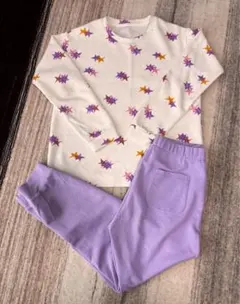 ユニクロ　長袖パジャマ　女の子　エアリズムウルトラストレッチセット 140