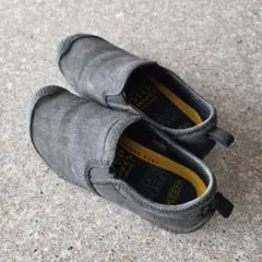 KEEN グレー スリッポン
