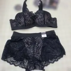黒の花柄レースブラジャーショーツセット B75/M