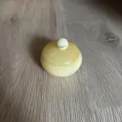 アルバスター製 蓋付き小物入れ 淡い黄色