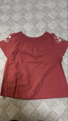 earth music ＆ecology赤 花柄刺繍 半袖 フリーサイズ