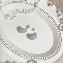上品カラー☆ 2トーンハーフボールピアス☆SHIPSのサムネイル