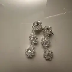クリスタルビーズ ドロップ型ピアス シモーネ・ロシャにインスパイアされた