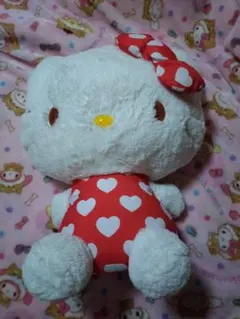 サンリオ　ハローキティ　 ぬいぐるみ　赤ハート