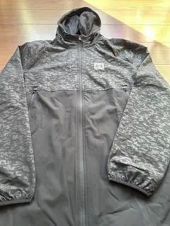 アンダーアーマージャケット