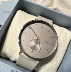 美品　SKAGEN 腕時計　スモーキーグレー　レザー