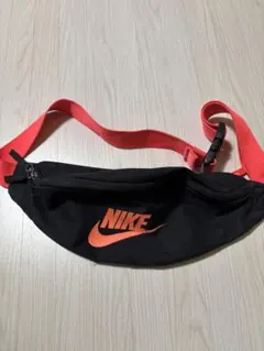NIKE ボディバッグ ウエストポーチ ブラック オレンジ