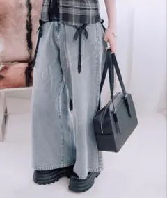 OLIVE des OLIVE キラキラロゴデニムパンツのサムネイル
