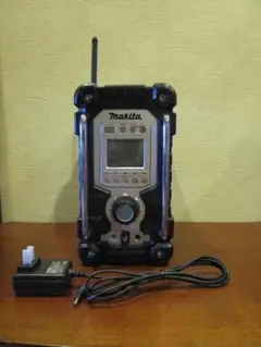 Makita マキタ ラジオ／MR-103本体／純正ACアダプター付き／USEDのサムネイル