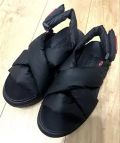HUNTERシティ リベル パフド クロスオーバーサンダル 厚底 黒 24cmのサムネイル