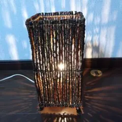 自然素材のブラウンフロアスタンド