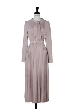 Her lip to Viola Bow Pleated Dress