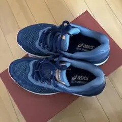 ＡＳＩＣＳ　アシックス　レディースランニングシューズ　24、5cm