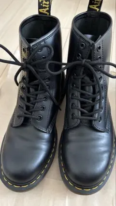 ドクターマーチン8ホール