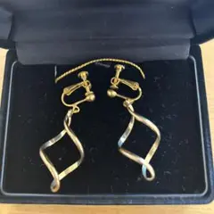 ゴールド スワールデザイン イヤリング