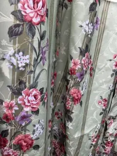 遮光カーテン　巾1mx1m80cm× 2枚　　中古ですが美品