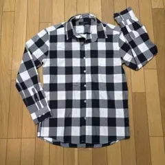 メンズ　薄手の長袖シャツ　Mサイズ　チェック　白✕黒