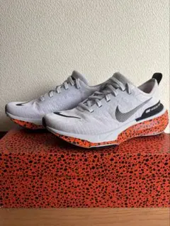 NIKE インヴィンシブルラン3 エレクトリック パリオリンピックカラー 25