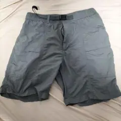 ユニクロ　ナイロン ショートパンツ
