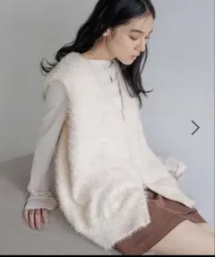 ローリーズファーム　シャギーZIPベスト　アイボリー