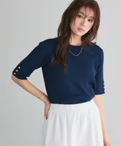 【美品】袖ボタンニットプルオーバー（M）ネイビーのサムネイル