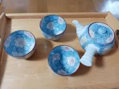 青い花柄急須と茶碗セット