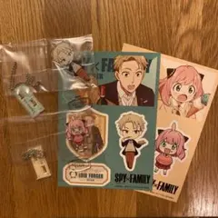 スパイファミリー　ローソン　シール　アクリルキーチェーン
