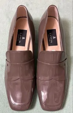 【新品未着用】LANVINモカエナメルパンプス　24㎝のサムネイル