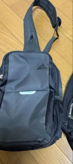 adidas ボディバッグ