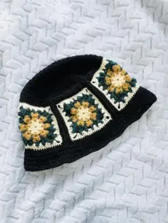 グラニースクエアハット　手編み帽子　クラッシャーハット　古着　ニット帽