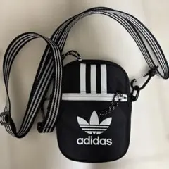 adidas ショルダーバッグ ミニバッグのサムネイル