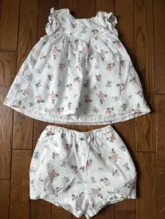 花柄トップスとショートパンツセット