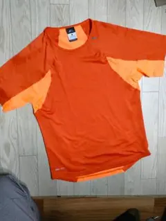 ナイキ　NIKE　カットソー　トレーニングウェア　ランニングウェア