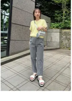 emmi タックテーパードパンツ　グレーサイズ0
