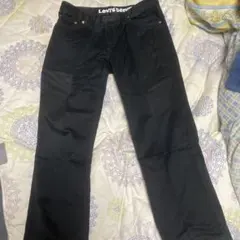 ブラックパンツリーバイス