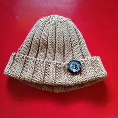 ベージュ ニット帽 ボタン付き